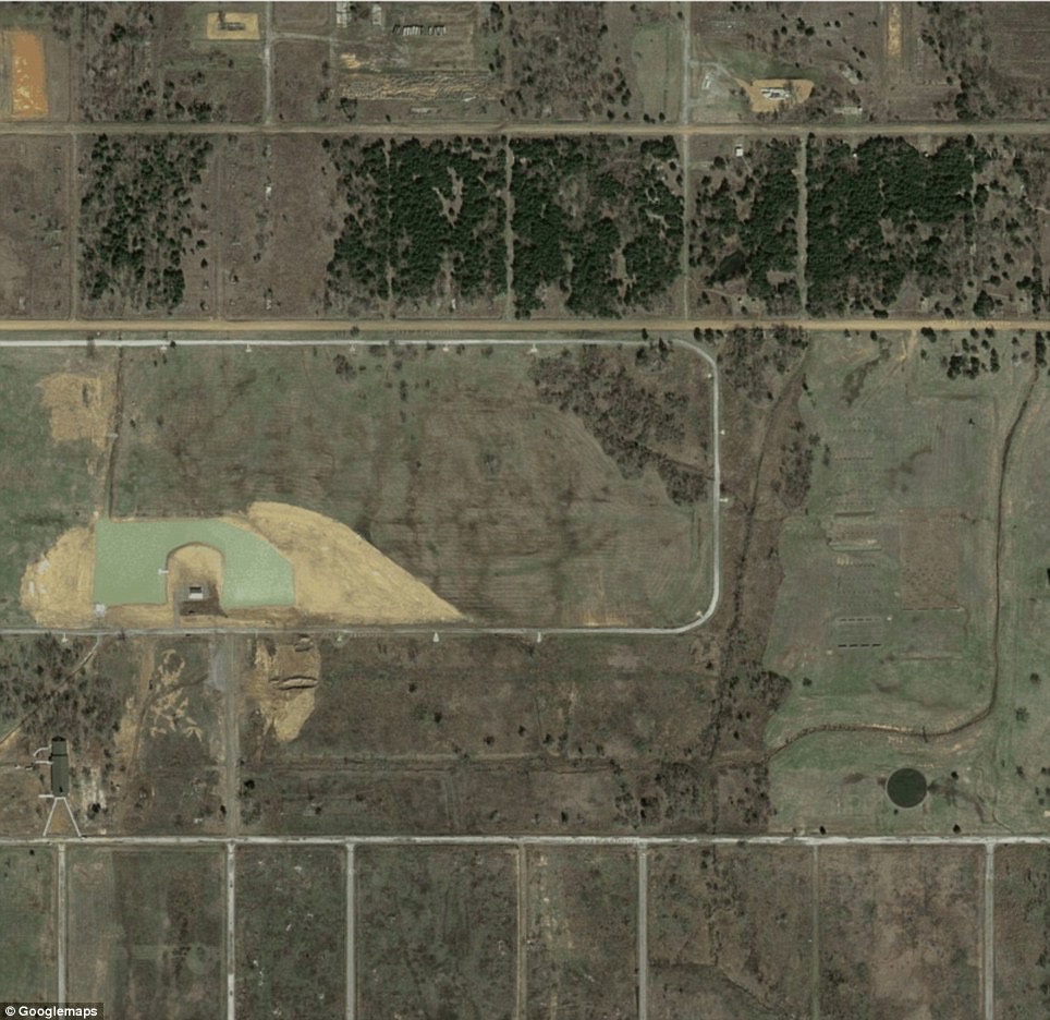 1. article-2524082-1A1B2B6700000578-974_964x936