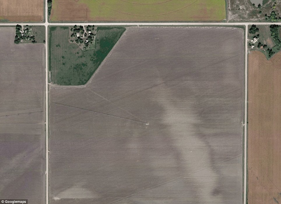 13. article-2524082-1A1B397600000578-497_964x700