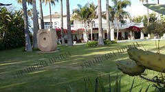 Pic 1. 20160415 Poroshenko’s Spanish Villa, i240x134x290