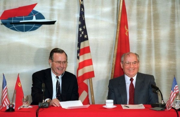 Pic 1. Gorbachev-bush-st.-e1447402155152