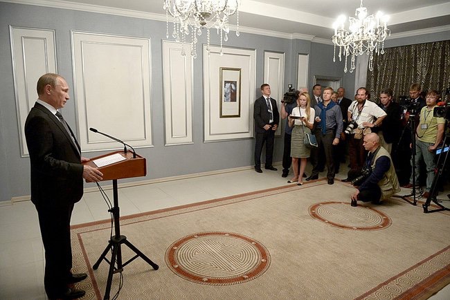 <Pic 1> Putin at Press Conf, 41d501c3f0cf25e140cb